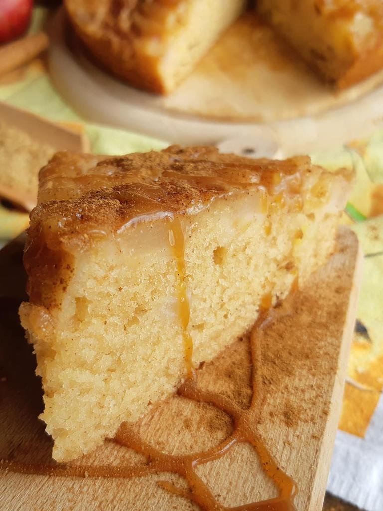 Izvrnuti kolač s kruškama